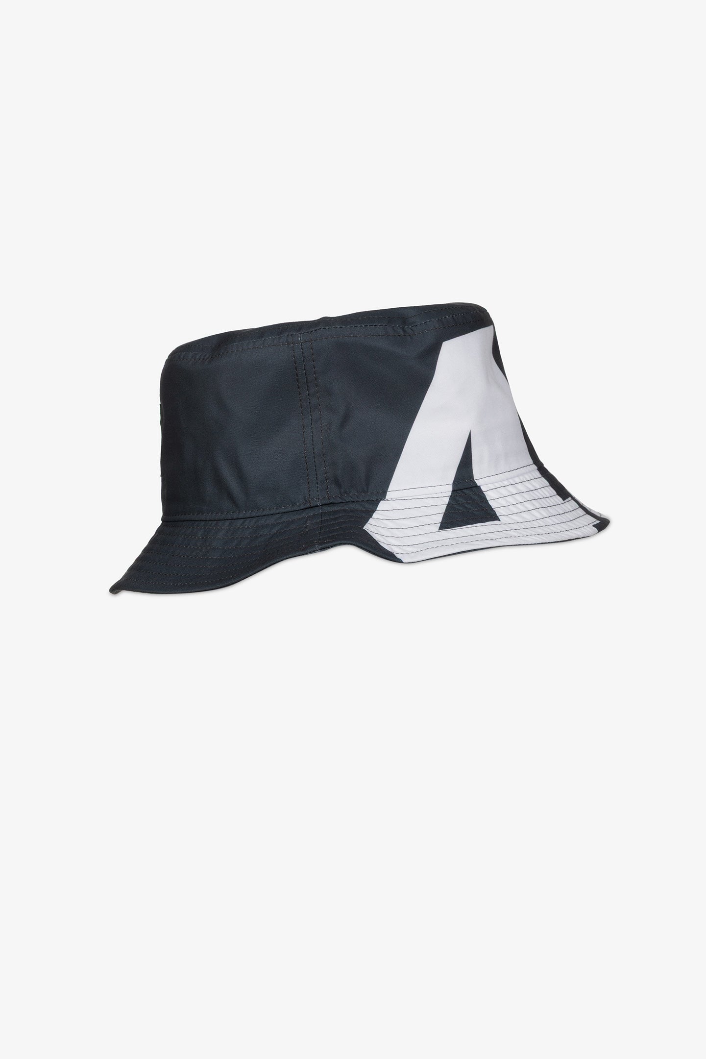 Cappello lavorato a maglia con visiera by Seeberger Cappello lavorato a maglia con visiera by Seeberger
